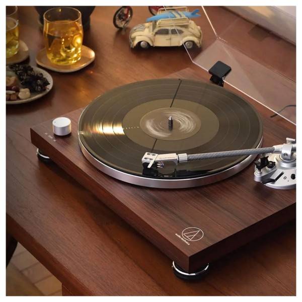Audio Technica AT-LPW50BTRW Wireless Belt-Drive Turntable, Rosewood - Lifestyle image
