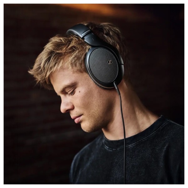 Sennheiser HD 550 Open-Back Headphones, Black - Lifestyle Image, Critical Listening