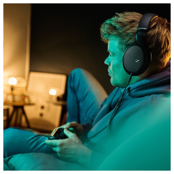 Sennheiser HD 550 Open-Back Headphones, Black - Lifestyle Image, Gaming