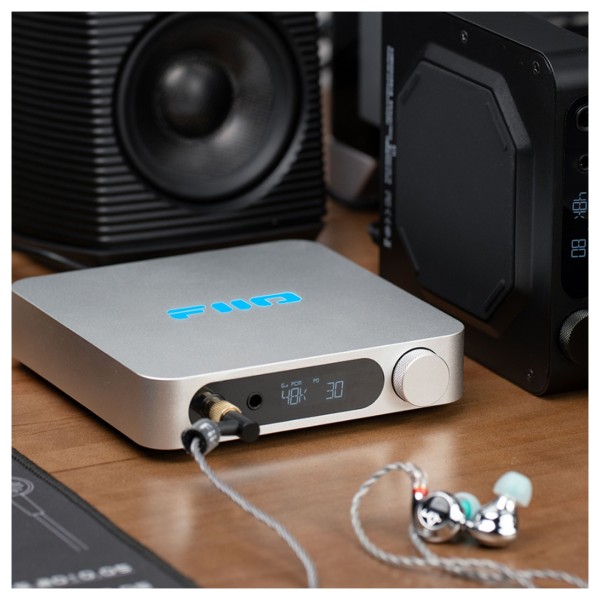 FiiO K11 silver lifestyle