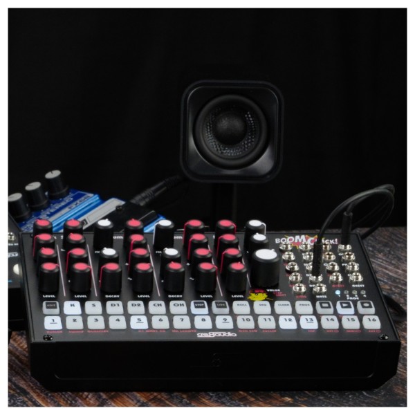 Cre8audio Boom Chick Desktop Drum Machine - Lifestyle 3
