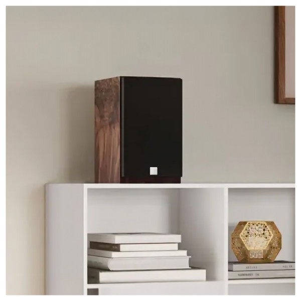 DALI MENUET SE Bookshelf Speakers (Pair), High Gloss Walnut - menuet se lifestyle 