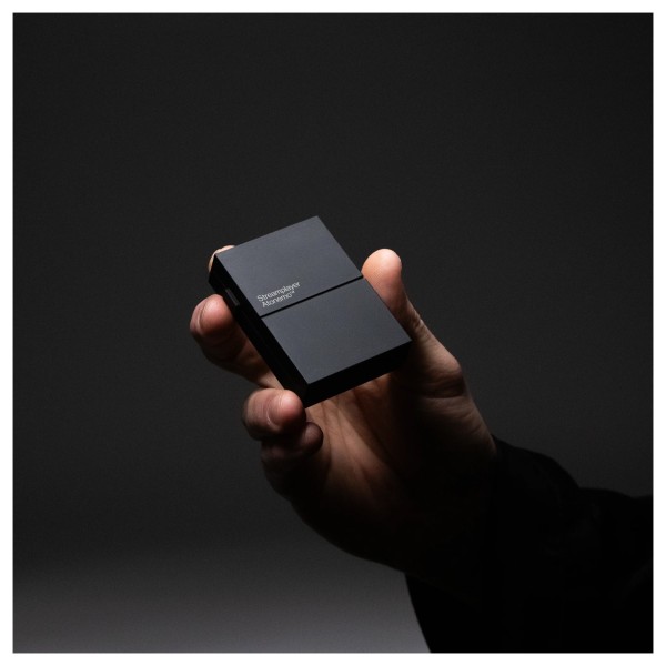 Atonemo Streamplayer - Compact design, held in hand