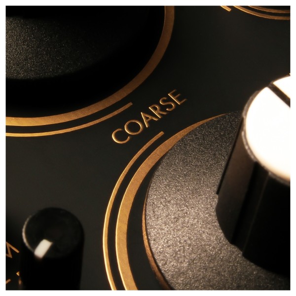 Instruo Seashell Hybrid Desktop Synthesizer - Detail
