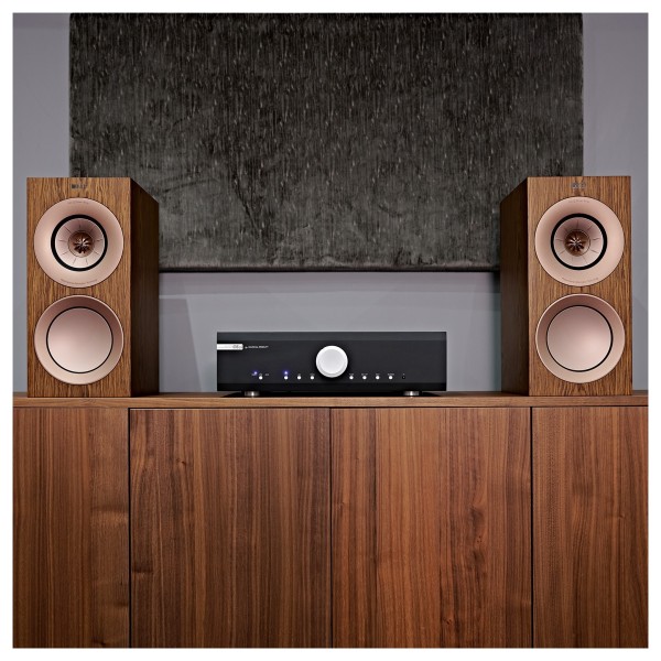Musical Fidelity M6si Integrated Amplifier, Black - lifestyle