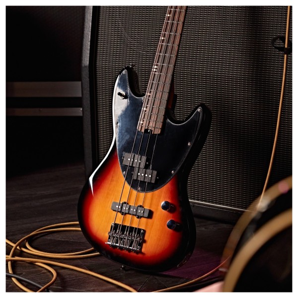 Hartwood Delta Bass Guitar, Sunburst