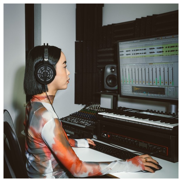 Audio-Technica ATH-R30X, Lifestyle 02