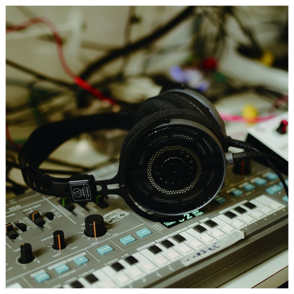 Audio-Technica ATH-R70xa, Lifestyle 4