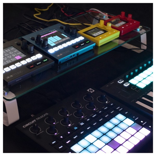 1010music Nanobox Fireball Polyphonic Wavetable Mini Synth - Lifestyle 4