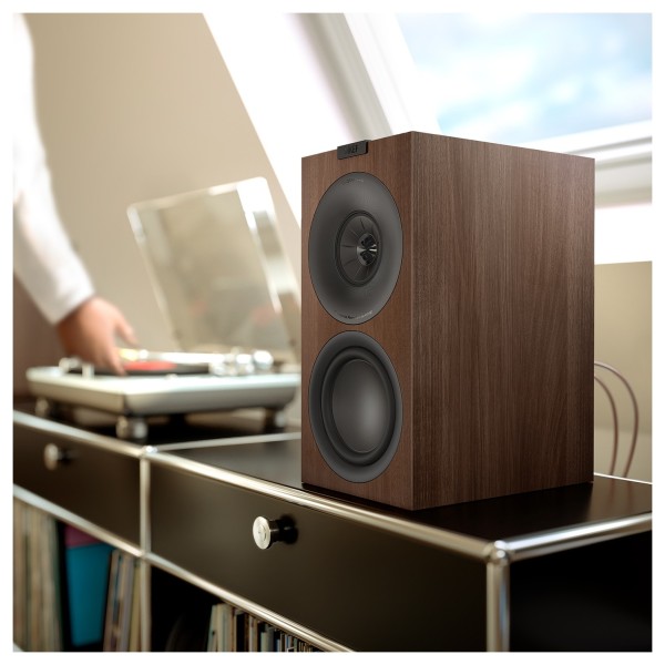 KEF Q Concerto Meta Bookshelf Speakers (Pair), Walnut - Lifestyle image, up-close