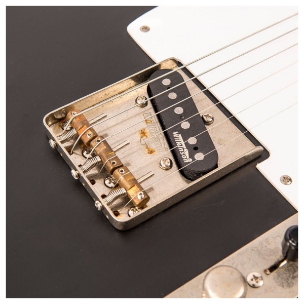 Vintage V62 Icon, Distressed Black at Gear4music
