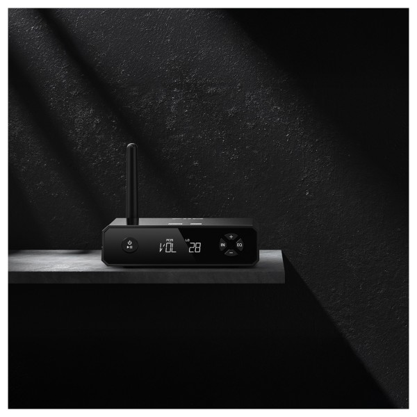 FiiO BR13 Compact Hi-Res Bluetooth Receiver - lifestyle 1 