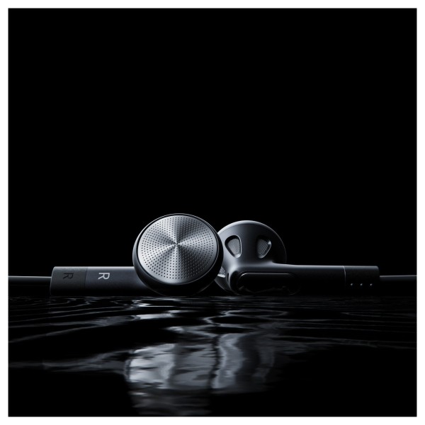 FiiO FF1 Beryllium-plated Driver Earbud with Detachable Cable, Black - lifestyle 1` 