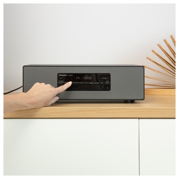 Panasonic SC-DM502E-K Compact Stereo System display