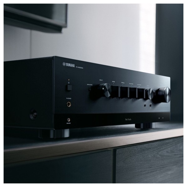Yamaha R-N1000A 100W Network Receiver, Black - lifestyle 1 