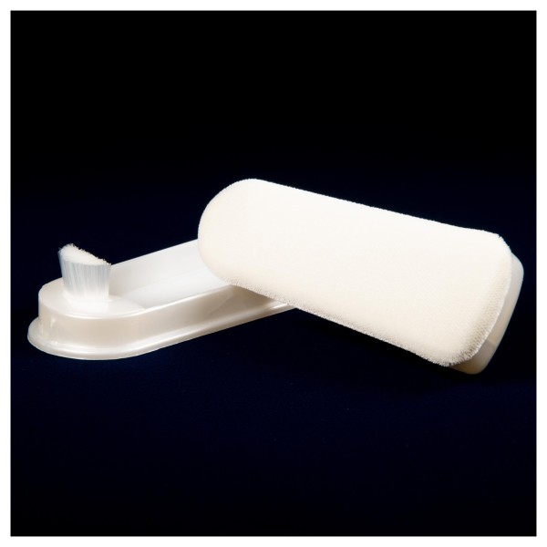 Nagaoka WCL-111 Argento Wet Velvet Record Cleaning Brush - Detail image, velvet cleaning pad underside