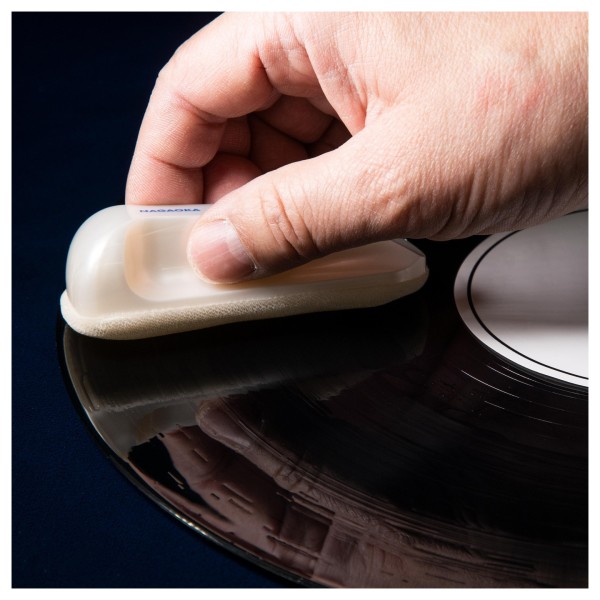 Nagaoka WCL-111 Argento Wet Velvet Record Cleaning Brush - Lifestyle image, vinyl cleaning in progress