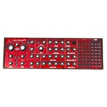 Behringer Neutron semi-modulární syntezátor