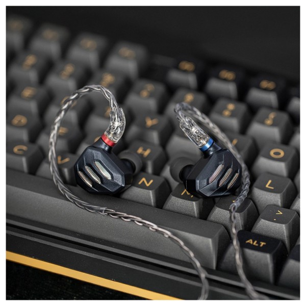 FiiO FH7s Hybrid In-Ear Monitors - lifestyle - 3