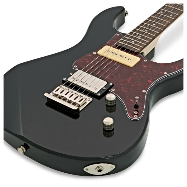 Yamaha Pacifica 311H, Black close