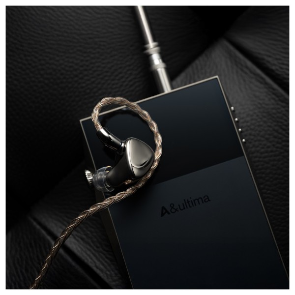 FiiO FX17 1 Dynamic, 4 BA, 8 Electrostatic Driver IEMs - lifestyle - 3