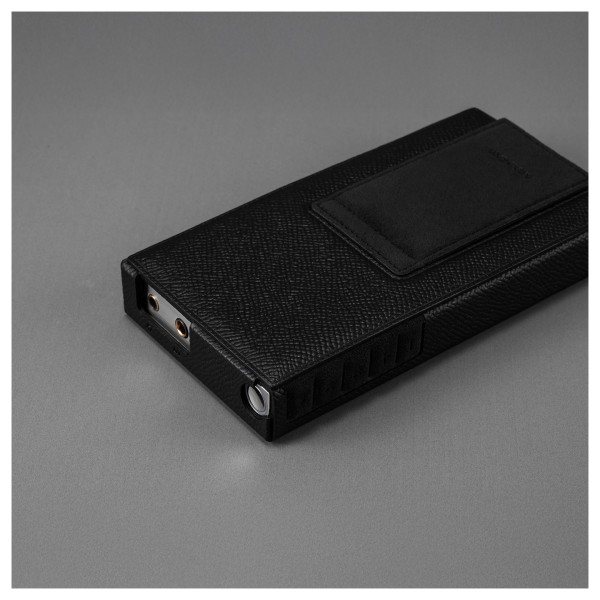 Astell & Kern PD10 Case, Black - lifestyle - 7