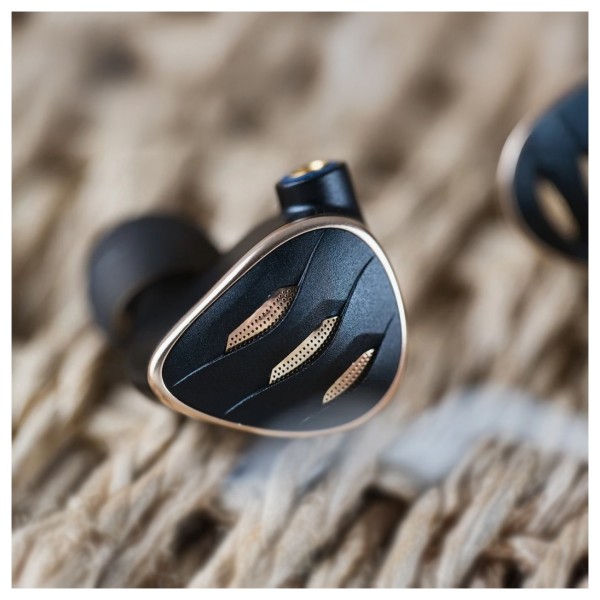 FiiO FH5s Quad Driver Hybrid In-Ear Monitors - lifestyle 1