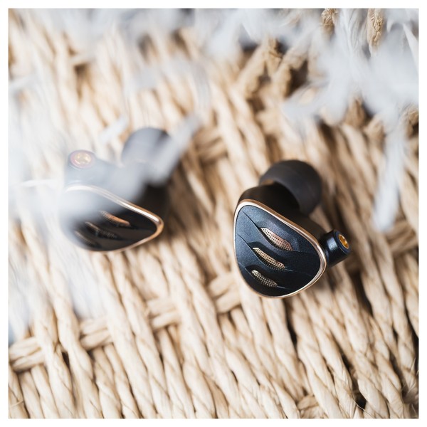 FiiO FH5s Quad Driver Hybrid In-Ear Monitors - lifestyle 4