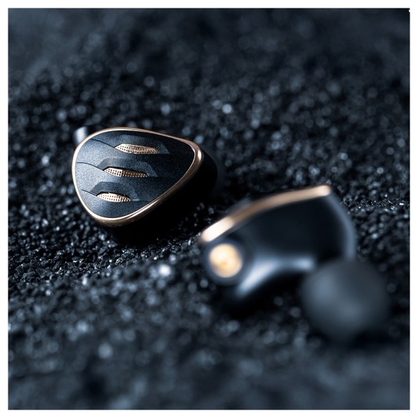 FiiO FH5s Quad Driver Hybrid In-Ear Monitors - lifestyle 6