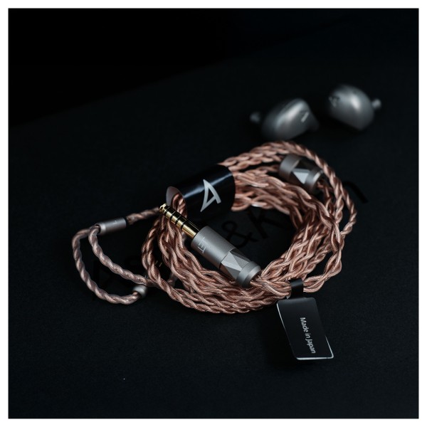 Astell & Kern Luna High End In Ear Monitors - lifestyle - 9