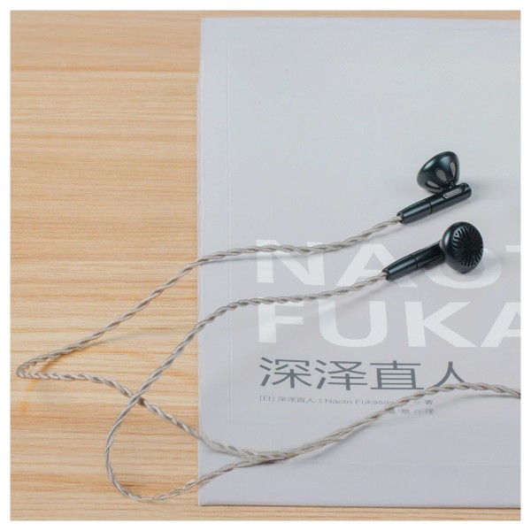 FiiO FF5 Flat-Head Dynamic Driver Earbud, Black - lifestyle - 1 