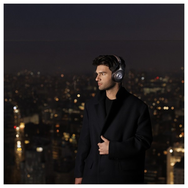 Focal Bathys MG Headphone - night balcony 