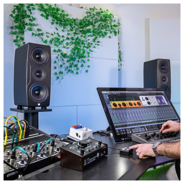 IK Multimedia iLoud Precision MTM MKII Studio Monitor - Lifestyle 3