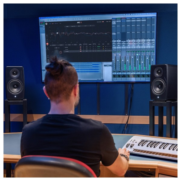 IK Multimedia iLoud Precision 6 MKII Studio Monitor - Lifestyle 4