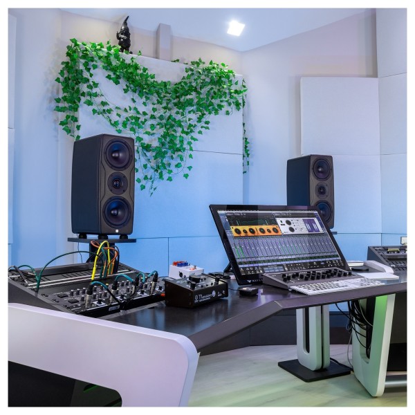 IK Multimedia iLoud Precision MTM MKII Studio Monitors, Pair at
