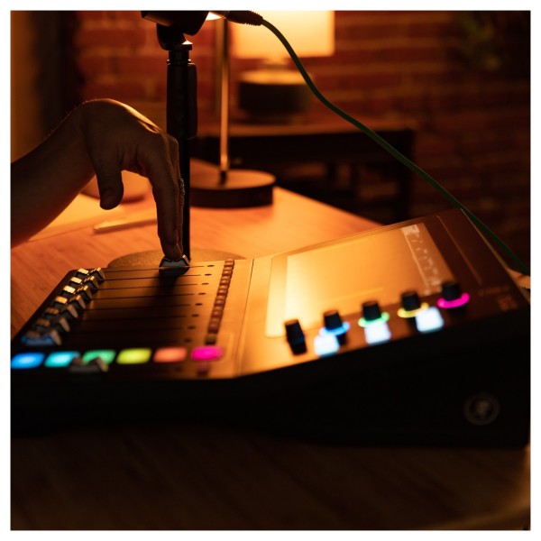 Mackie DLZ Creator Digital Streaming Mixer