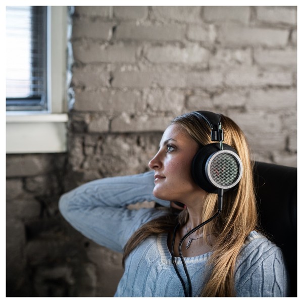 Grado Signature HP100 SE Headphones with Free Carry Case - looking left again 