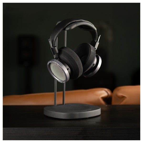 Grado Signature HP100 SE Headphones with Free Carry Case - metal stand 
