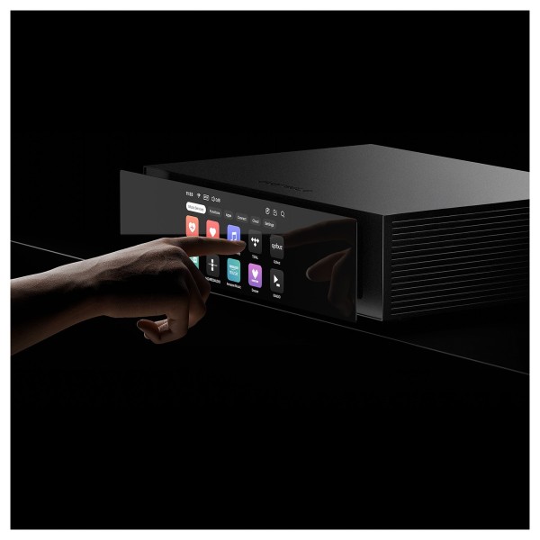 EverSolo T8 Streaming Transport, Black - lifestyle - 3