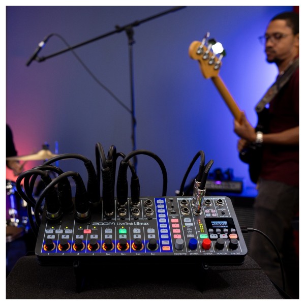 Zoom LiveTrak L-6 Max Portable Mixer at Gear4music