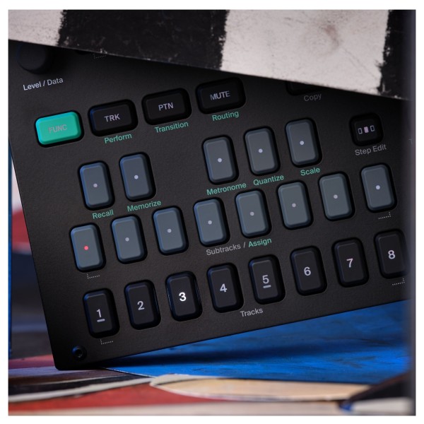 Elektron TONVERK Multi-Engine Sampler - Lifestyle