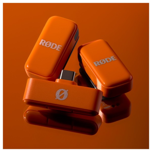 Rode Wireless Micro USB-C, Orange - Lifestyle 3