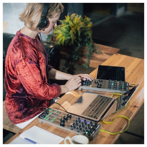 Allen & Heath XONE:K3 DJ MIDI Controller, Lifestyle 2