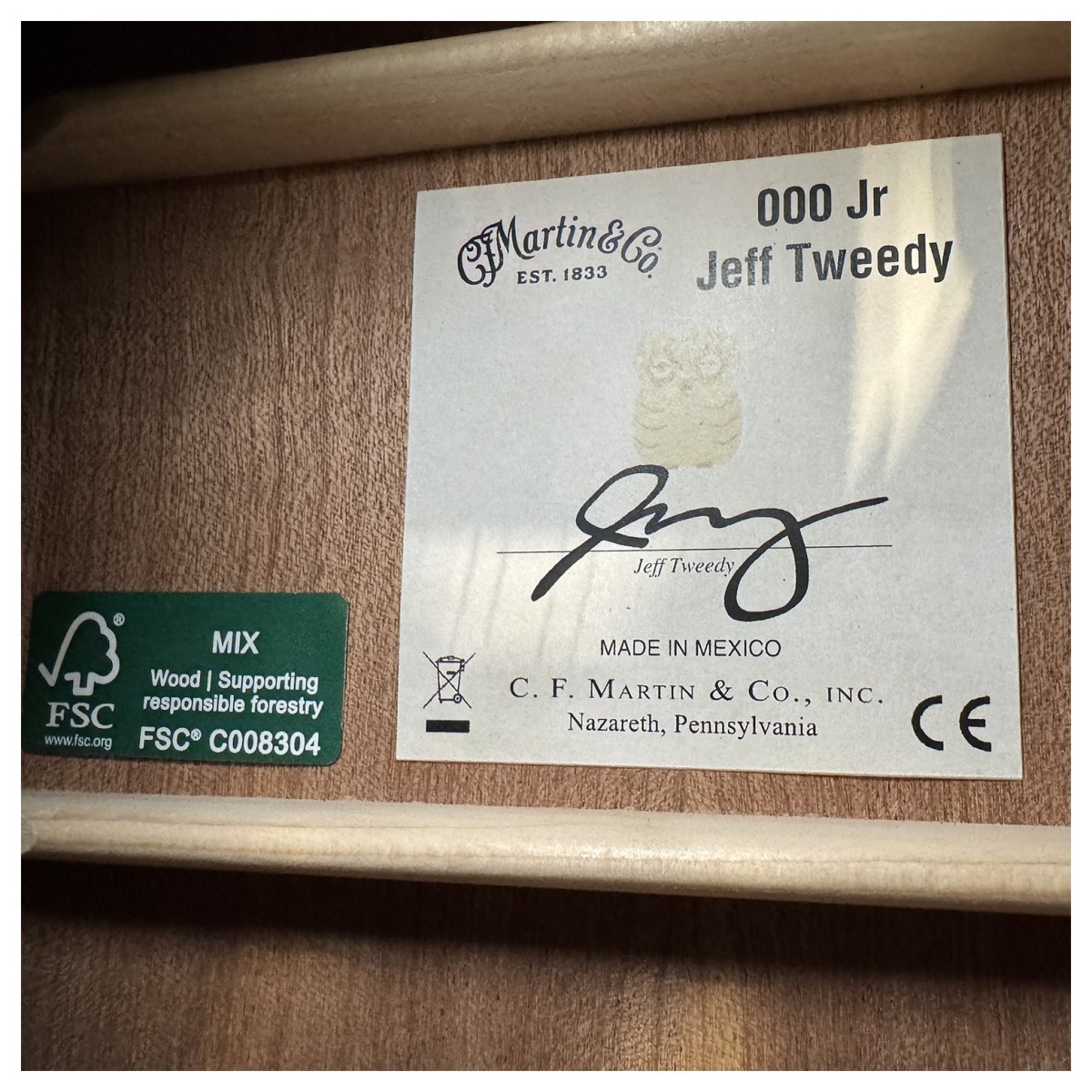 Martin 000-JrE Jeff Tweedy at Gear4music