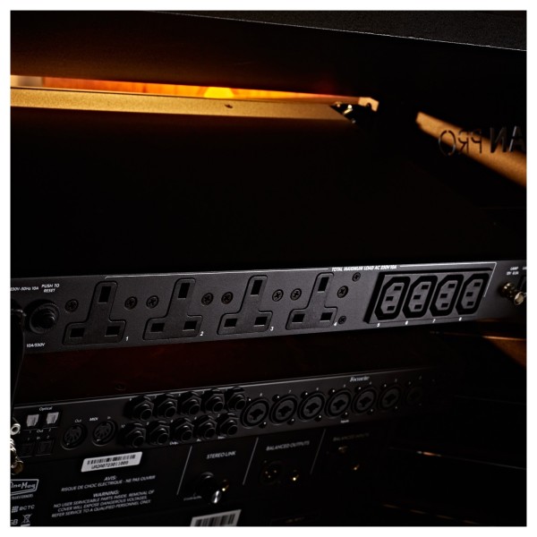 Lambden Audio CP9 Power Conditioner and Rack Light