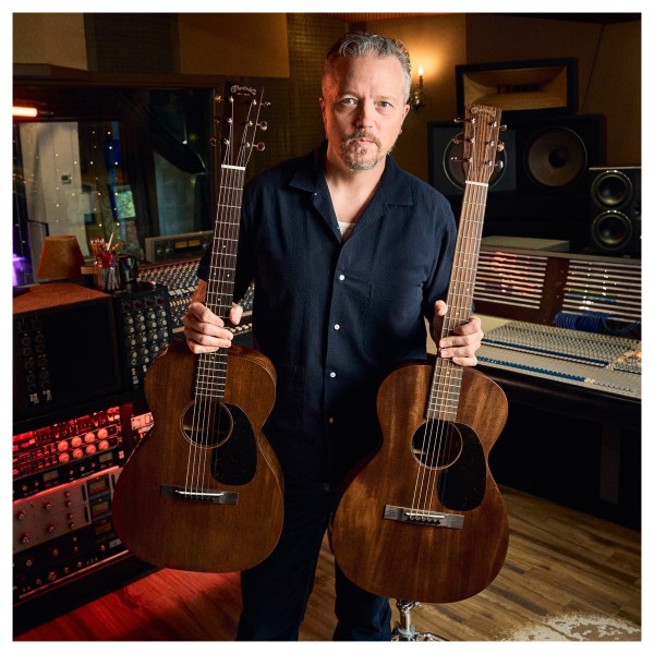 Martin 0-10E Retro Jason Isbell - Jasson with the guitar
