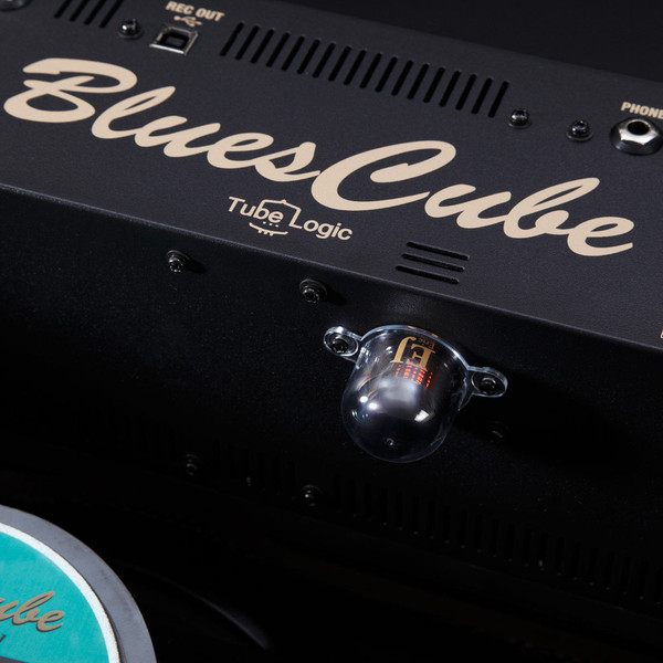 雪の豪奢 Roland Eric Johnson Blues Cube Tone Capsule at Gear4music ギター