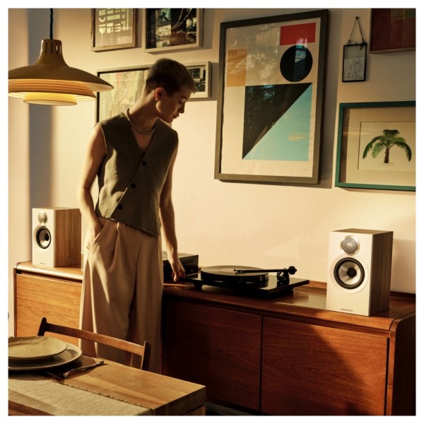 Bowers & Wilkins 606 & 607 S3 Surround Sound Speaker Package with ASW610 Subwoofer, Oak lifestyle 1