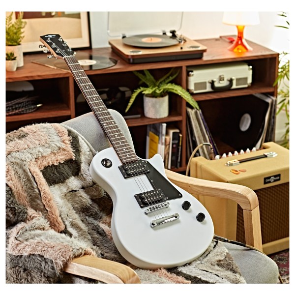 New Jersey Electric Guitar White, 10W Guitar Amp & Accessory Pack
