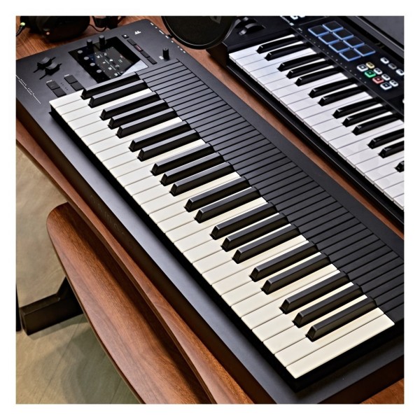 Expressive E OSMOSE Expressive Synthesizer - Ex Demo, Lifestyle 1